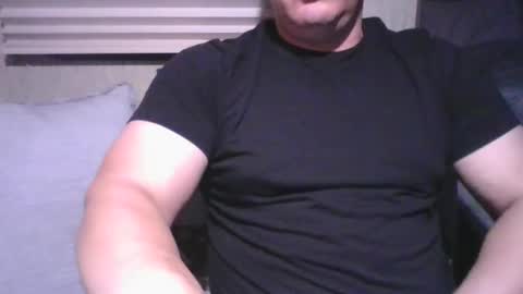 Snapshot of edge_mee chatting on September 18, 9:22 am edge_mee online show from September 18, 9:22 am