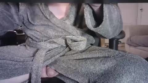 Snapshot of edged_biker chatting on December 10, 12:17 am edged biker online show from December 10, 12:17 am