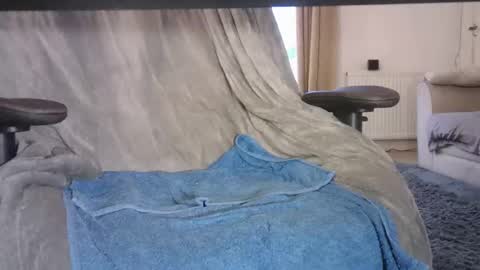 Snapshot of edged_biker chatting on February 9, 8:33 am edged biker online show from February 9, 8:33 am