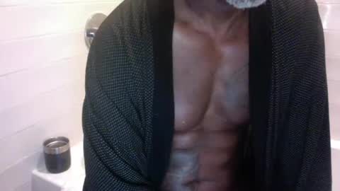 Snapshot of edgingdaddy chatting on June 10, 11:31 am Dad online show from June 10, 11:31 am