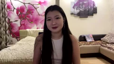 Snapshot of edinabluett chatting on June 12, 6:18 pm Eri online show from June 12, 6:18 pm