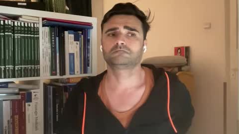 edith0puthie online show from May 3, 10:49 pm