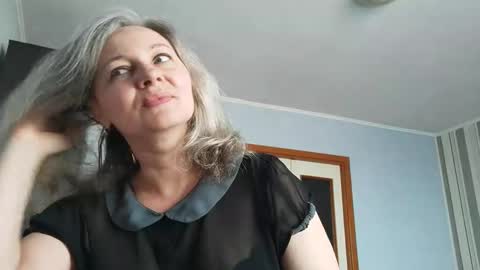 edithmanning online show from March 21, 6:29 am