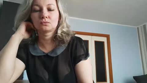edithmanning online show from March 21, 8:19 am