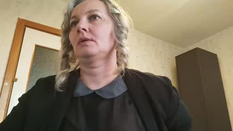 Snapshot of edithmanning chatting on May 5, 5:21 pm edithmanning online show from May 5, 5:21 pm