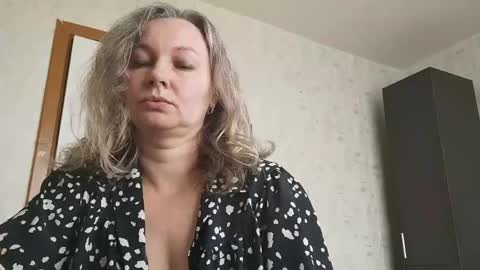 Snapshot of edithmanning chatting on May 8, 6:41 am edithmanning online show from May 8, 6:41 am