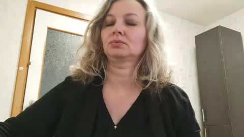 Snapshot of edithmanning chatting on May 11, 5:43 pm edithmanning online show from May 11, 5:43 pm