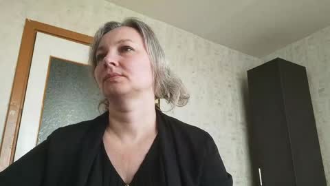 Snapshot of edithmanning chatting on May 16, 5:48 am edithmanning online show from May 16, 5:48 am