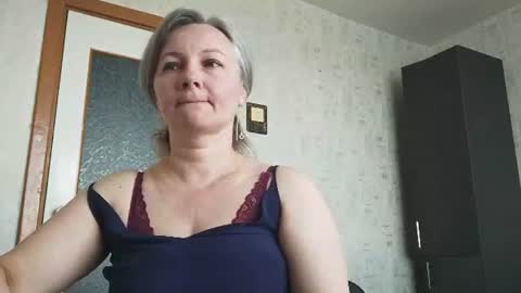 Snapshot of edithmanning chatting on June 21, 6:05 am edithmanning online show from June 21, 6:05 am