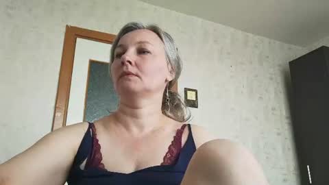 Snapshot of edithmanning chatting on June 22, 6:21 am edithmanning online show from June 22, 6:21 am