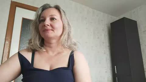 Snapshot of edithmanning chatting on June 23, 6:22 am edithmanning online show from June 23, 6:22 am