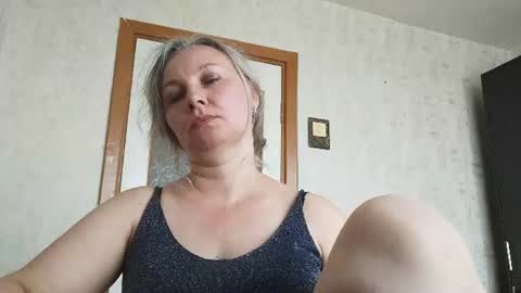Snapshot of edithmanning chatting on August 3, 7:40 am edithmanning online show from August 3, 7:40 am