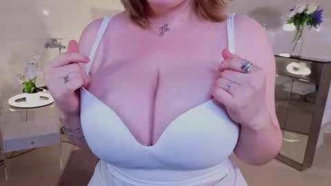 Snapshot of ednaadamse chatting on July 14, 9:58 am ednaadamse online show from July 14, 9:58 am