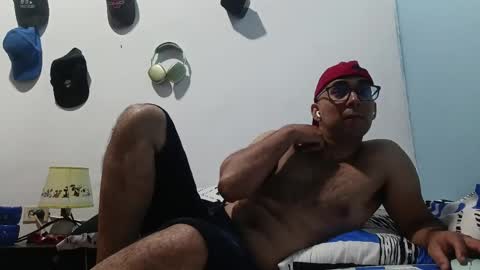 Snapshot of edrik_92 chatting on March 27, 3:01 am edrik_92 online show from March 27, 3:01 am