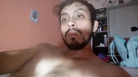 Snapshot of eduar99latino chatting on April 26, 7:44 pm Eduar99 online show from April 26, 7:44 pm