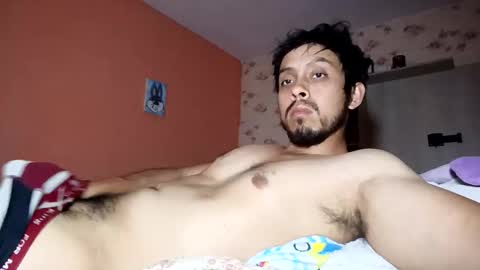 Snapshot of eduar99latino chatting on May 5, 5:04 am Eduar99 online show from May 5, 5:04 am