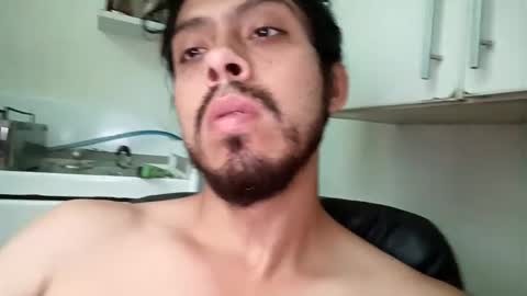 Snapshot of eduar99latino chatting on May 14, 12:45 pm Eduar99 online show from May 14, 12:45 pm
