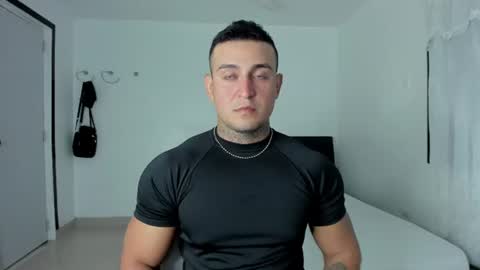 Snapshot of eduar_wild chatting on June 23, 2:31 am Eduar Wild online show from June 23, 2:31 am