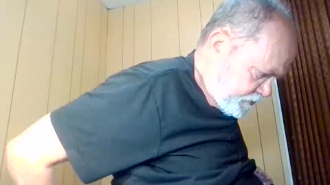 Snapshot of edwalters chatting on June 2, 10:50 am Eddie online show from June 2, 10:50 am