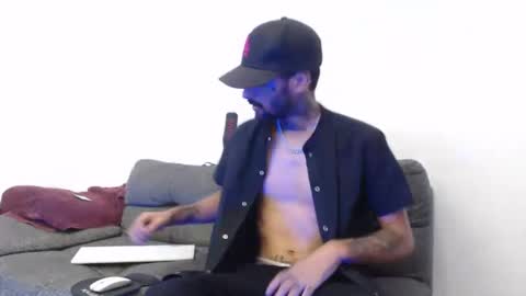 Snapshot of edward_johnsonn chatting on September 16, 12:50 pm edward_johnsonn online show from September 16, 12:50 pm