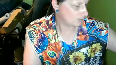 Snapshot of edwardaims_2please chatting on July 2, 3:23 am edwardaims_2please online show from July 2, 3:23 am