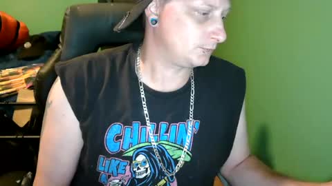 Snapshot of edwardaims_2please chatting on July 8, 1:54 am edwardaims_2please online show from July 8, 1:54 am