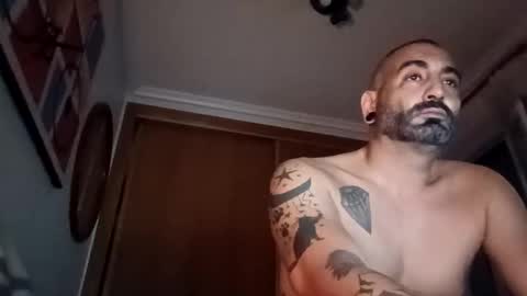 Snapshot of eemmee708927 chatting on November 18, 12:38 am eemmee708927 online show from November 18, 12:38 am