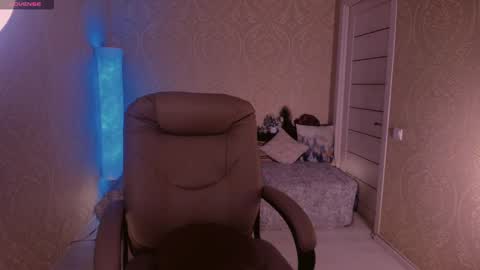 eesmaaarr online show from February 16, 9:38 pm