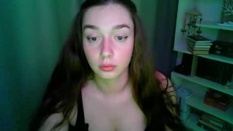 Snapshot of effie_balconii chatting on September 13, 2:28 pm effie_balconii online show from September 13, 2:28 pm