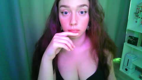 Snapshot of effie_balconii chatting on October 1, 12:00 pm effie_balconii online show from October 1, 12:00 pm