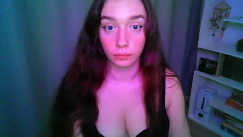 Snapshot of effie_balconii chatting on October 10, 11:09 am effie_balconii online show from October 10, 11:09 am