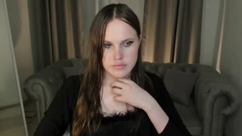 Effie Mur online show from May 18, 8:36 pm