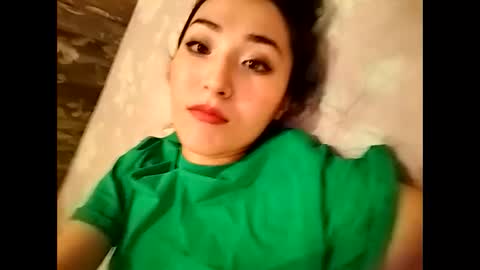 Snapshot of effy007 chatting on December 16, 5:43 pm Effy online show from December 16, 5:43 pm