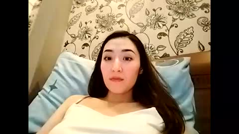 Snapshot of effy007 chatting on December 13, 7:53 pm Effy online show from December 13, 7:53 pm