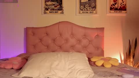 Snapshot of effy_cb chatting on January 11, 5:12 am effy online show from January 11, 5:12 am