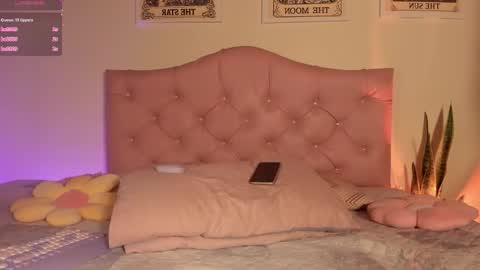 Snapshot of effy_cb chatting on February 7, 4:27 am effy online show from February 7, 4:27 am