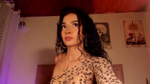 Snapshot of effy_cb chatting on February 14, 4:09 am effy online show from February 14, 4:09 am