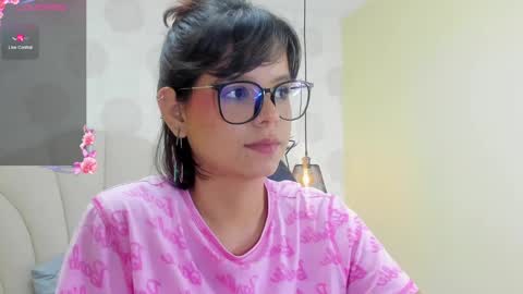 Snapshot of effystonnem chatting on December 5, 10:34 pm  E F F Y  online show from December 5, 10:34 pm