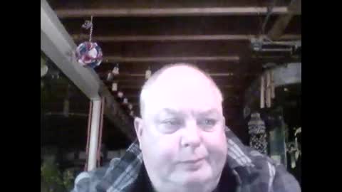 Snapshot of efriff chatting on April 5, 12:08 am efriff online show from April 5, 12:08 am