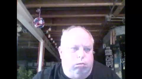 Snapshot of efriff chatting on May 3, 1:00 am efriff online show from May 3, 1:00 am