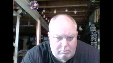 Snapshot of efriff chatting on May 18, 11:32 pm efriff online show from May 18, 11:32 pm