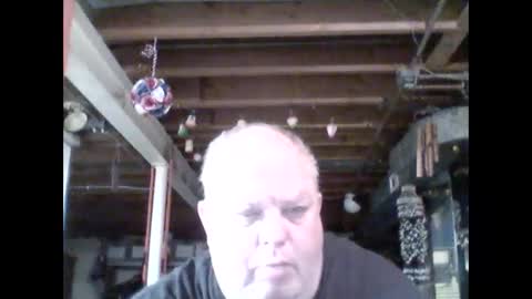 Snapshot of efriff chatting on May 29, 10:46 am efriff online show from May 29, 10:46 am