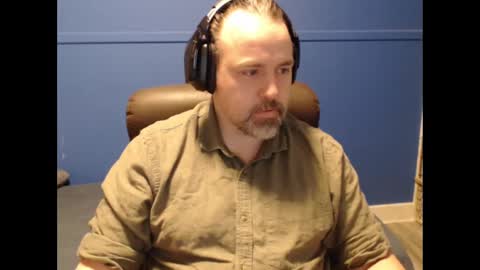 Snapshot of ehmac84 chatting on November 9, 1:09 pm Eh Mac online show from November 9, 1:09 pm