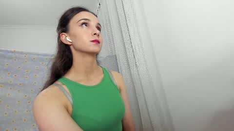 Snapshot of ehotlovea chatting on June 16, 7:38 pm Erik and Alice online show from June 16, 7:38 pm