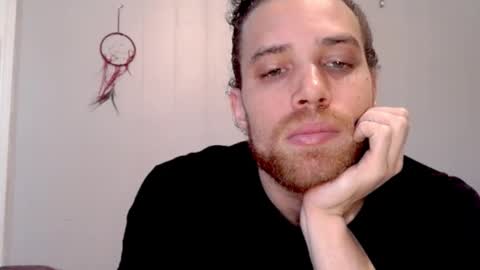 Snapshot of ehusband chatting on February 9, 4:33 pm Ace Wit Da Face online show from February 9, 4:33 pm