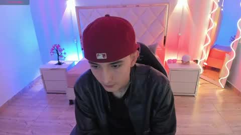 Snapshot of eidan_tay chatting on May 1, 12:10 pm eidan_tay online show from May 1, 12:10 pm