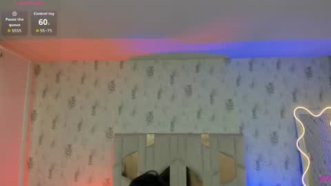 Snapshot of eidan_tay chatting on May 8, 12:10 pm eidan_tay online show from May 8, 12:10 pm