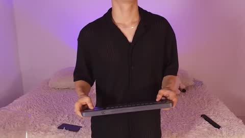 Snapshot of eiden_blake chatting on November 21, 12:59 pm Eiden Blake online show from November 21, 12:59 pm