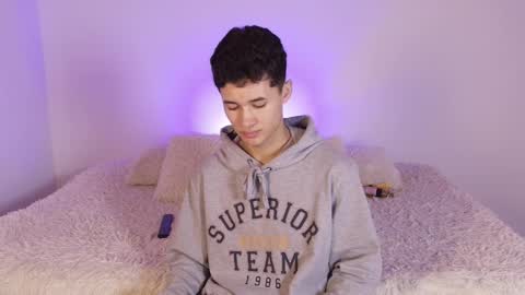 Snapshot of eiden_blake chatting on November 22, 10:14 am Eiden Blake online show from November 22, 10:14 am