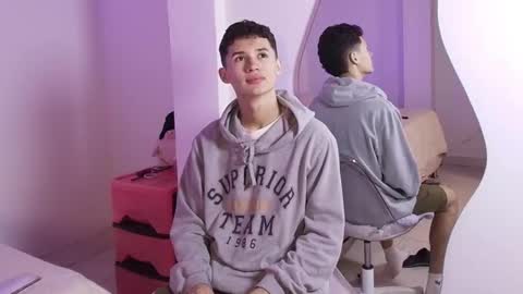 Snapshot of eiden_blake chatting on December 1, 11:43 pm Eiden Blake online show from December 1, 11:43 pm